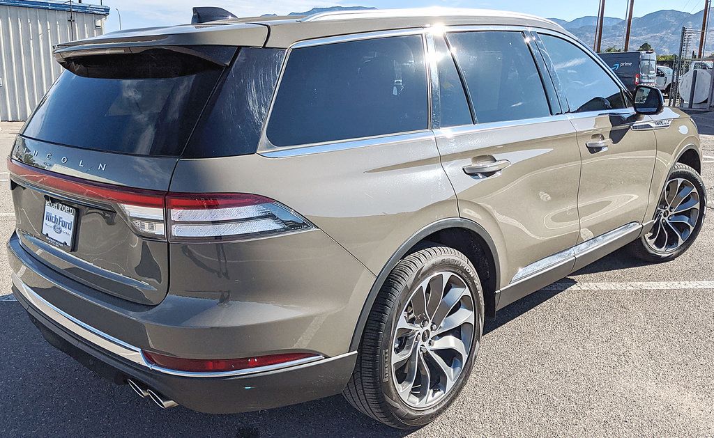 Used 2025 Lincoln Aviator Reserve AWD/4WD image 3