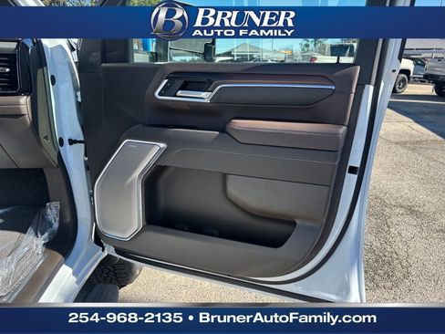 New 2026 GMC Sierra 2500 Denali w/ Denali Reserve Package image 12