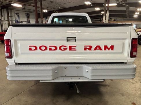 Used 1993 Dodge D/W Truck 250 RWD image 5