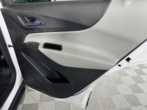 Used 2024 Chevrolet Equinox LS w/ LS Convenience Package image 25