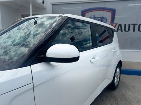 Used 2022 Kia Soul LX w/ Technology Package FWD image 6