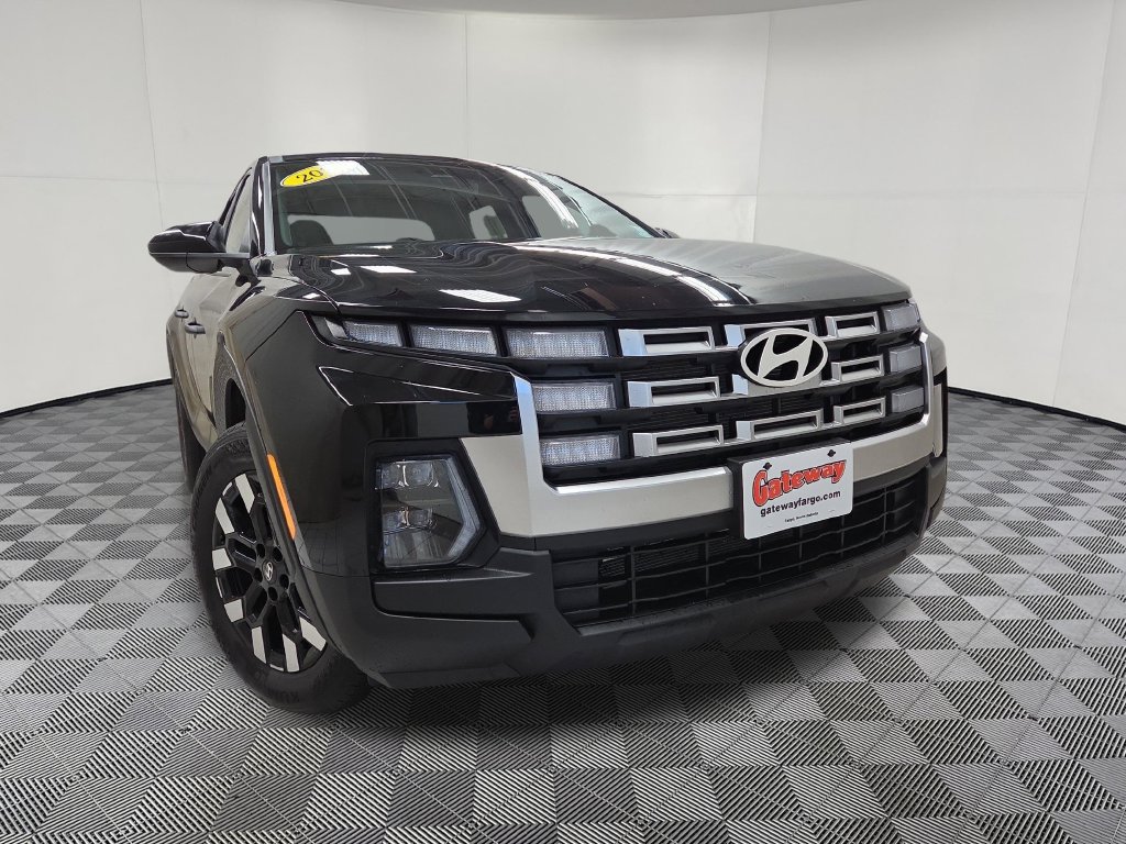 Used 2025 Hyundai Santa Cruz SE AWD/4WD image 2