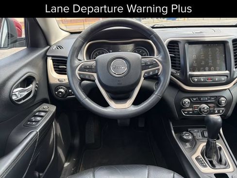 Used 2015 Jeep Cherokee Limited w/ Luxury Group AWD/4WD image 16