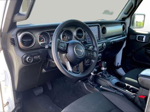 Used 2018 Jeep Wrangler Sport AWD/4WD image 14