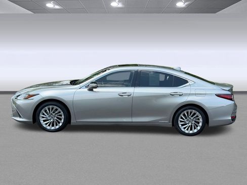 Used 2021 Lexus ES 300h Ultra Luxury FWD image 2