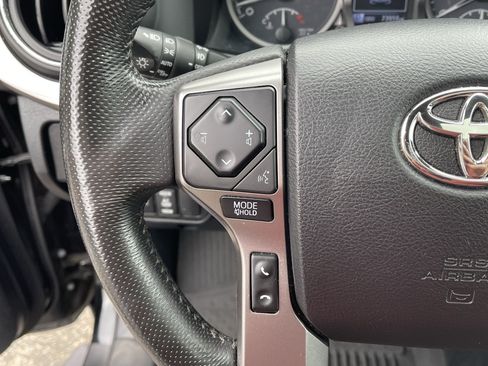 Certified 2022 Toyota Tacoma Limited AWD/4WD image 23