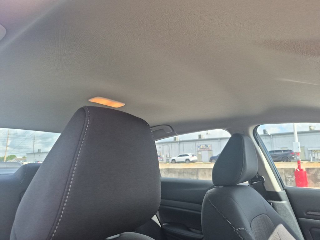 Used 2025 Nissan Altima 2.5 SV FWD image 16
