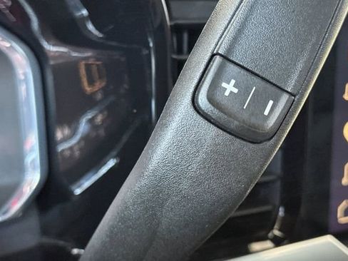 Used 2025 GMC Sierra 1500 SLT AWD/4WD image 40