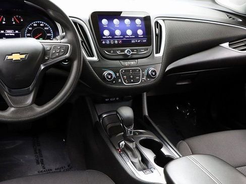 Used 2024 Chevrolet Malibu LT FWD image 15