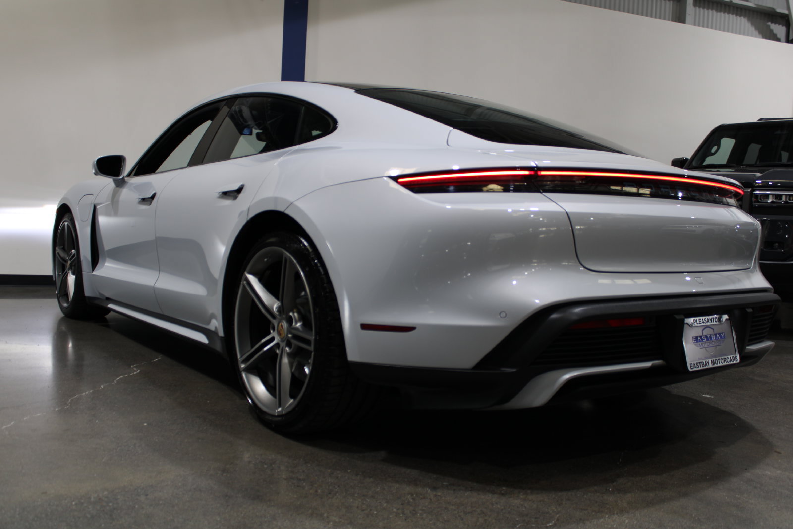 Used 2021 Porsche Taycan Turbo AWD/4WD image 9