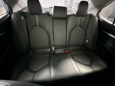Used 2019 Toyota Camry SE w/ Convenience Package FWD image 33