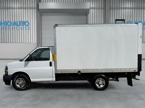 Used 2018 Chevrolet Express 3500 RWD image 4