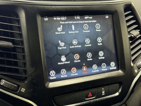 Used 2022 Jeep Cherokee Latitude Lux w/ Sun & Sound Group AWD/4WD image 18