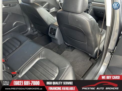 Used 2017 Volkswagen Passat 1.8T SEL Premium image 12