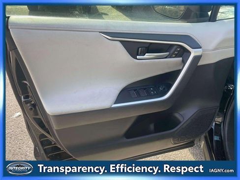 Used 2024 Toyota RAV4 Limited image 16