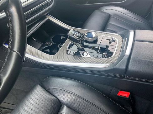 Used 2021 BMW X5 xDrive40i w/ M Sport Package image 18