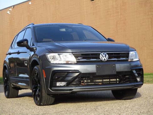 Used 2021 Volkswagen Tiguan SE R-Line image 48
