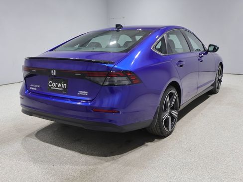 Used 2023 Honda Accord Sport image 2