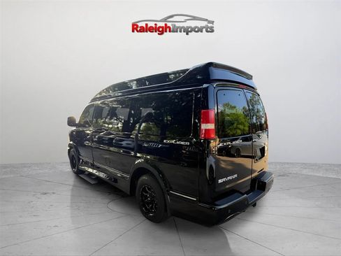 Used 2018 GMC Savana 2500 w/ Enhanced Convenience Package RWD image 4