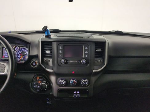 Used 2020 RAM 1500 Big Horn AWD/4WD image 18