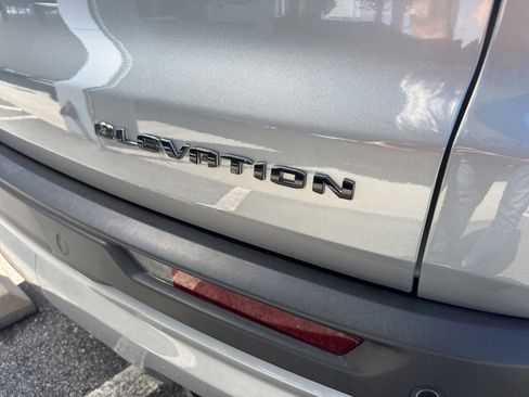 Used 2025 GMC Acadia Elevation image 7