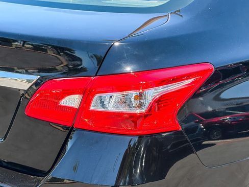 Used 2017 Nissan Sentra S FWD image 8