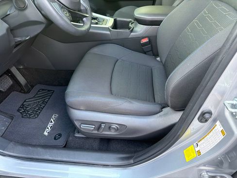 Used 2023 Toyota RAV4 SE AWD/4WD image 4