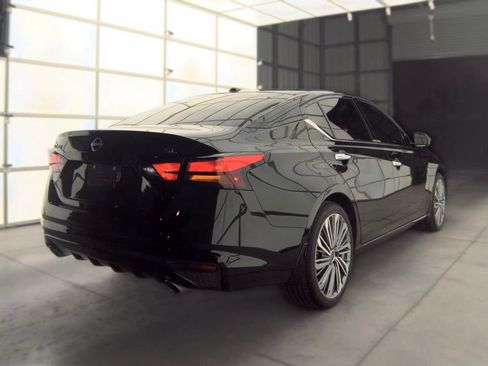 Used 2025 Nissan Altima 2.5 SL FWD image 3