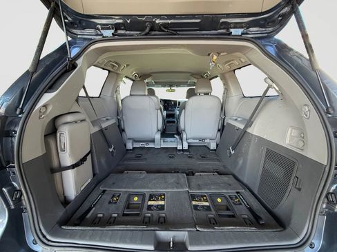 Used 2017 Toyota Sienna XLE w/ Protection Package image 15