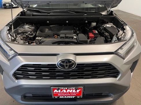 Used 2024 Toyota RAV4 XLE FWD image 9