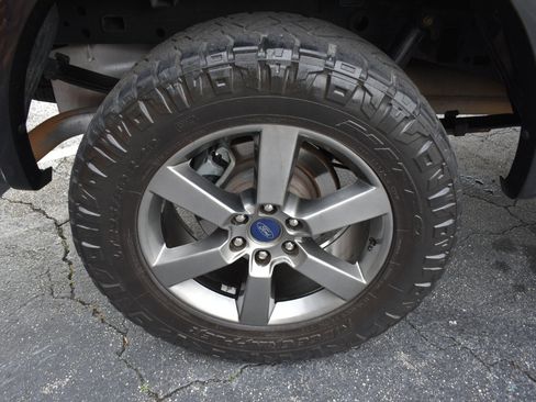 Used 2015 Ford F150 Lariat w/ Equipment Group 502A Luxury image 34