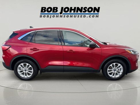 Used 2022 Ford Escape SE w/ Convenience Package FWD image 3
