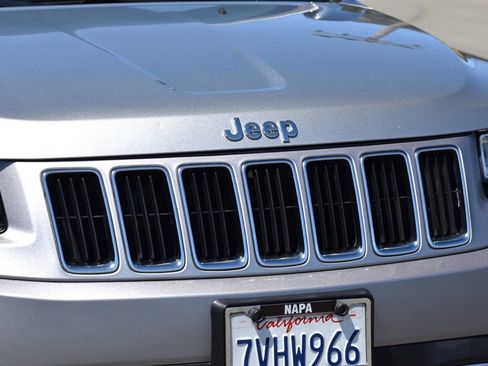 Used 2015 Jeep Grand Cherokee Limited w/ Luxury Group II AWD/4WD image 23
