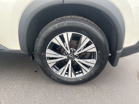 Used 2023 Nissan Rogue SV w/ SV Premium Package image 27