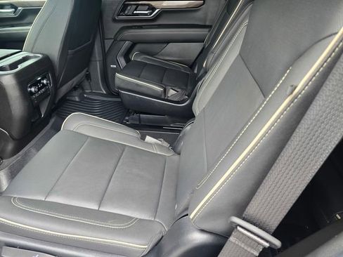 Used 2025 GMC Yukon Elevation RWD image 12