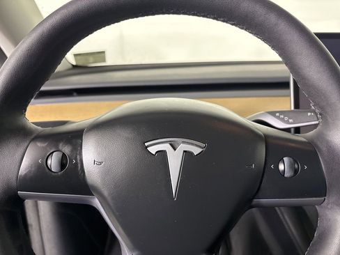 Used 2023 Tesla Model Y Long Range image 10