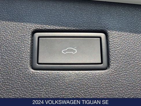 Certified 2024 Volkswagen Tiguan SE AWD/4WD image 31