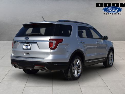Used 2018 Ford Explorer Limited FWD image 3