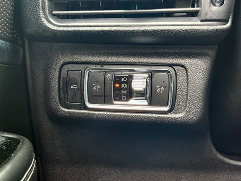 Used 2023 Lincoln Corsair AWD w/ Equipment Group 101A image 32