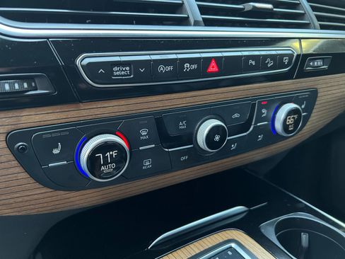 Used 2017 Audi Q7 2.0T Premium AWD/4WD image 28