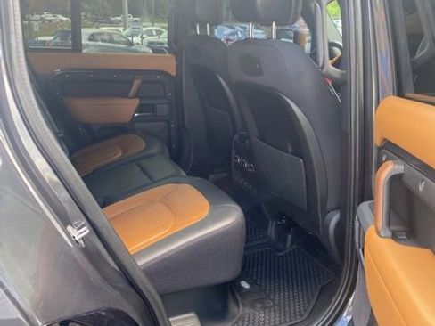 Used 2022 Land Rover Defender 110 X AWD/4WD image 11