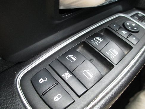 Used 2024 RAM 3500 Laramie w/ Night Edition image 28