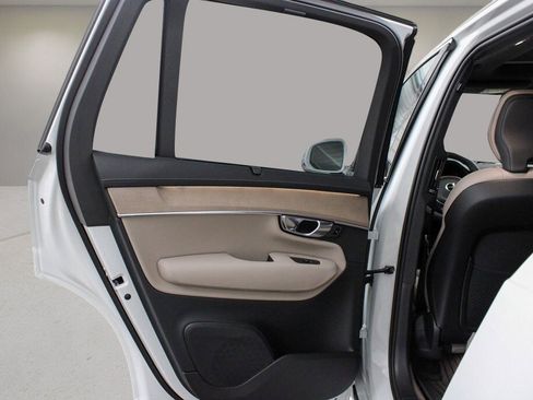 New 2026 Volvo XC90 B6 Ultra image 17