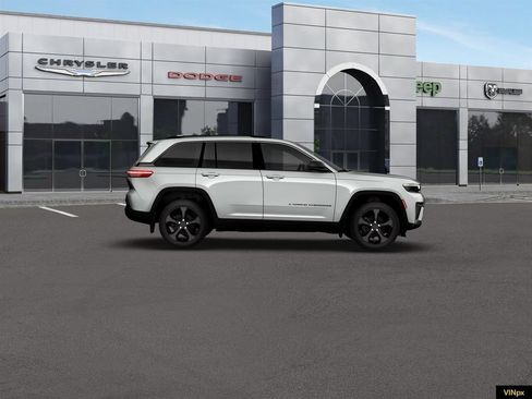 New 2026 Jeep Grand Cherokee Limited AWD/4WD image 9