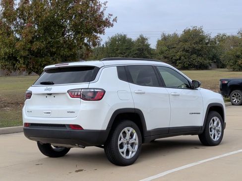 New 2026 Jeep Compass Latitude AWD/4WD image 8