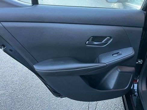 Used 2025 Nissan Sentra SV FWD image 15