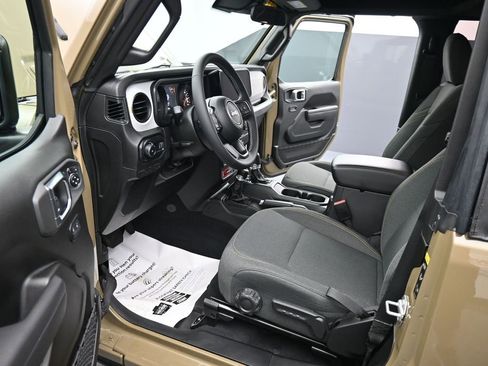 Used 2025 Jeep Wrangler Sport image 15