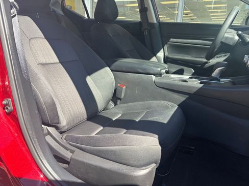 Used 2025 Nissan Altima 2.5 SV image 29