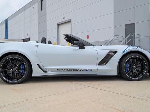 Used 2018 Chevrolet Corvette Z06 w/ Carbon 65 Edition RWD image 19
