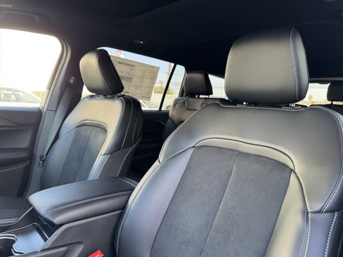 New 2025 Jeep Grand Cherokee L Altitude image 18